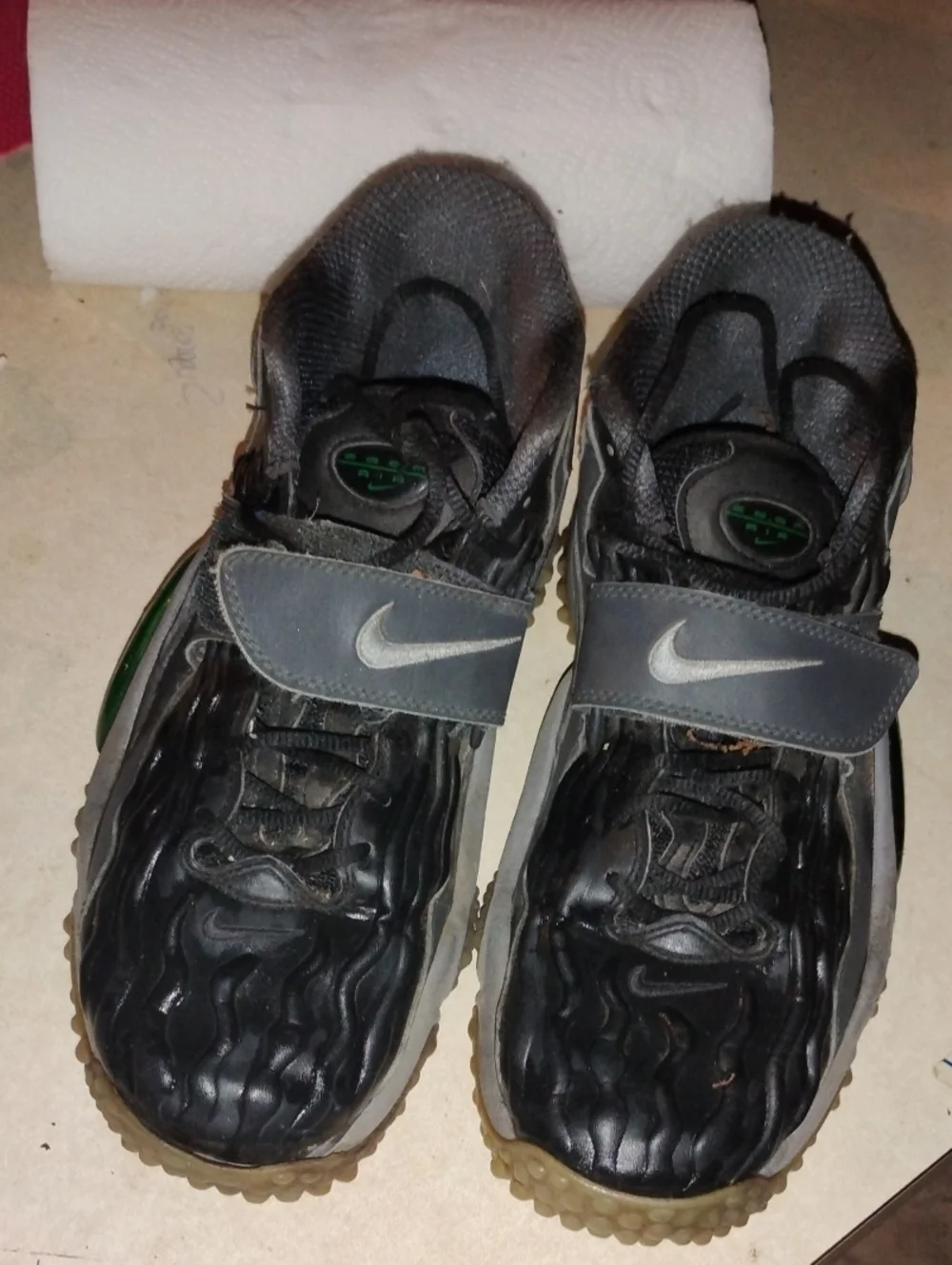Nike Zoom Air Black Gray& Green Athletic Sneakers with Grey Strap